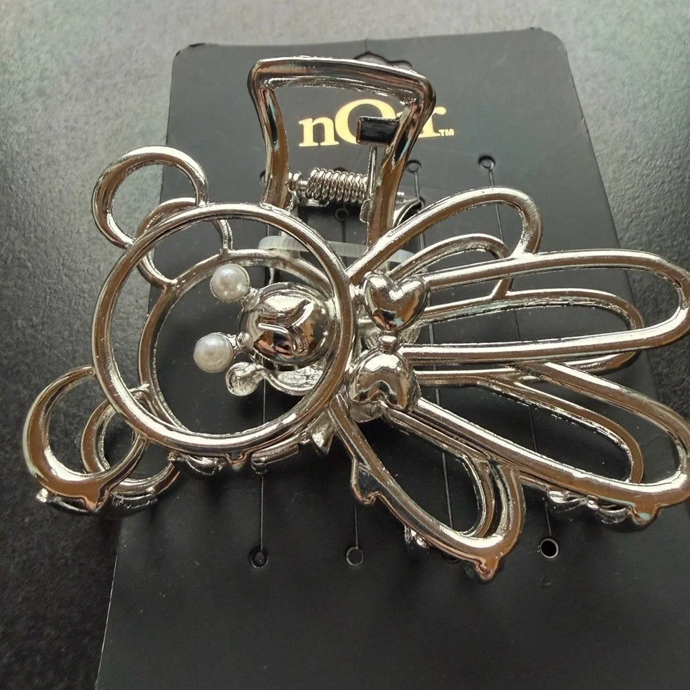 nOir Silver Bear Hair Claw Clip with Faux Pearl Accents Y2K Coquette
